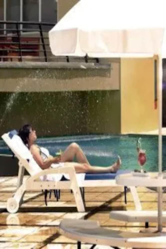 Marbella Suites Bandung Cimenyan Luaran gambar